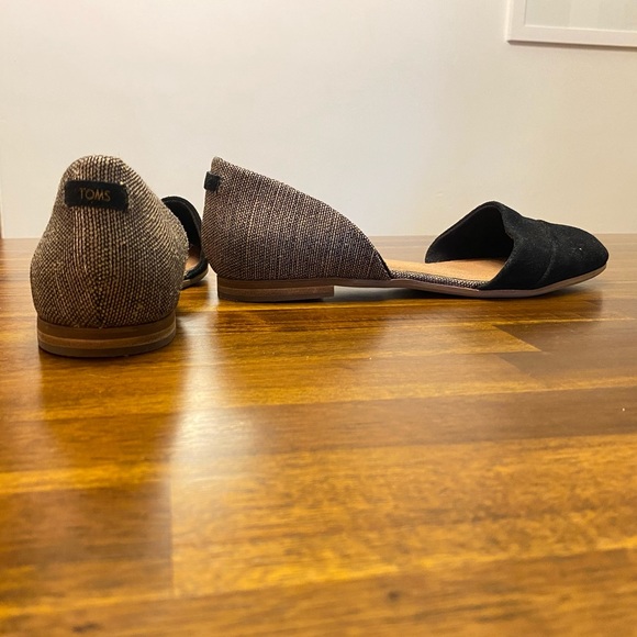Fall flats by TOMS! - Picture 2 of 4